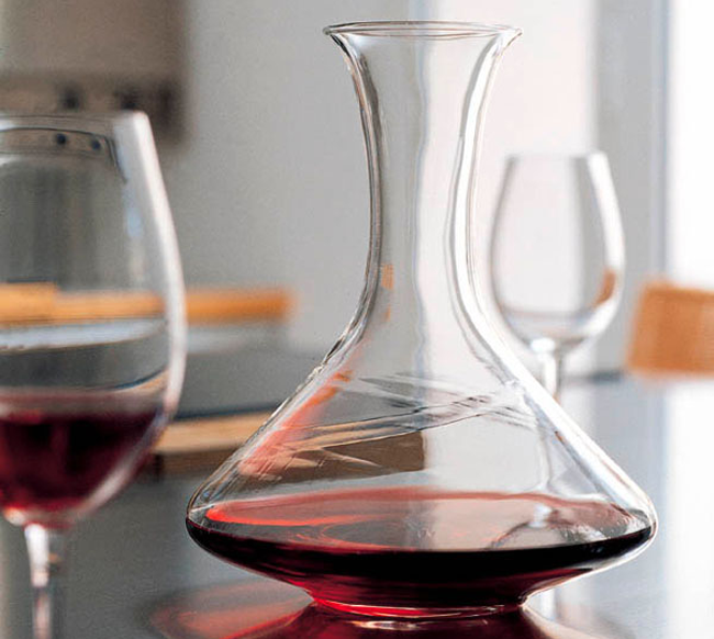 Decanting and Choosing the Right Wine Glass