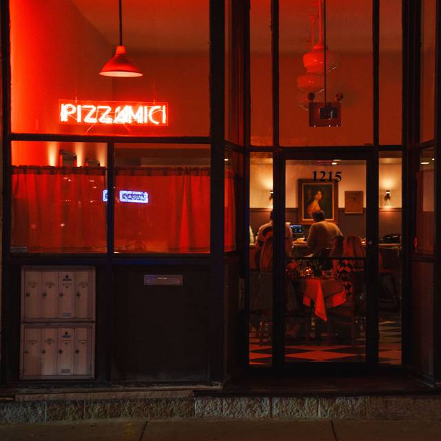Restaurant Review: Pizz’Amici, West Town, Chicago